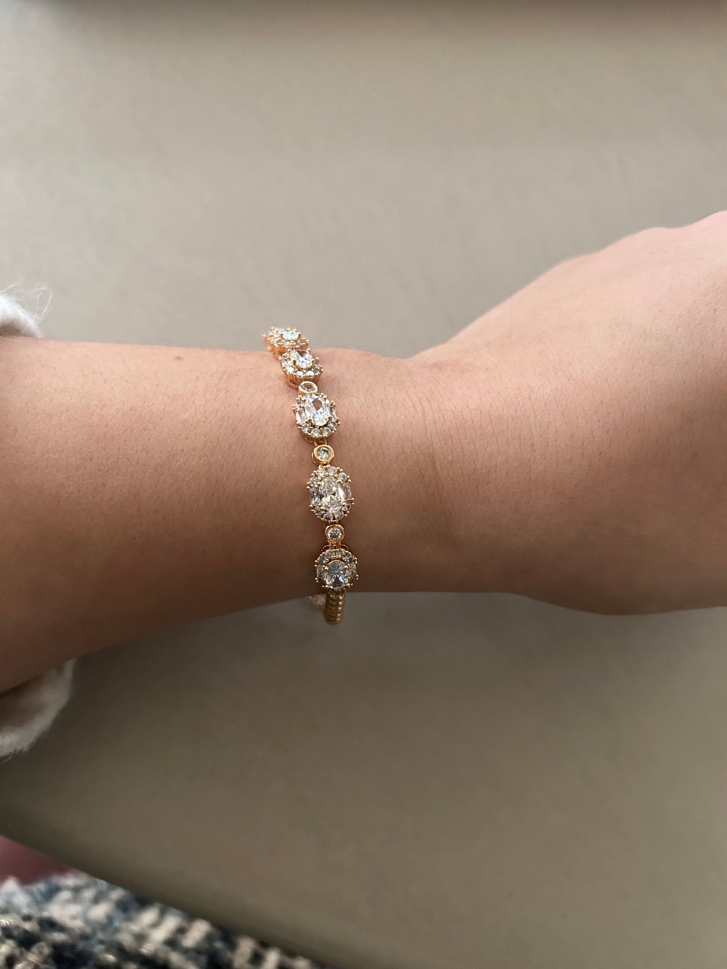 Ermin white bracelet