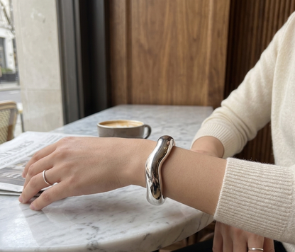 Wave Cuff Armband